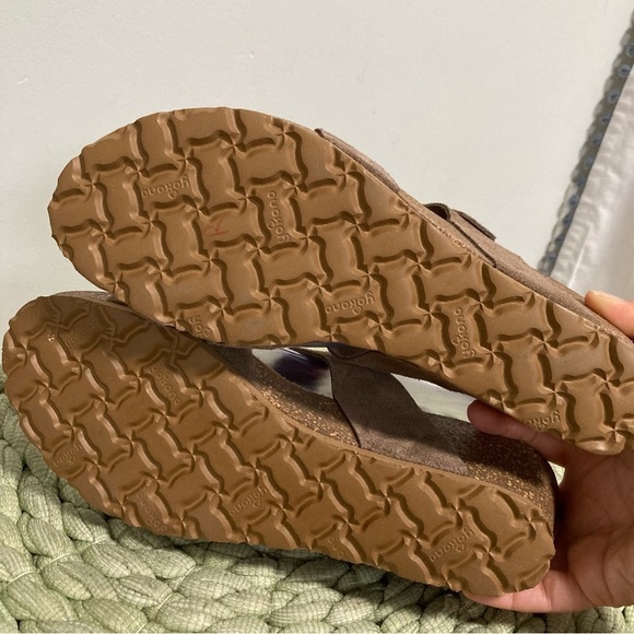 NWT Yokono Brown Suede Toe Loop Slip On Cork Wedge Sandals - Picture 7 of 8